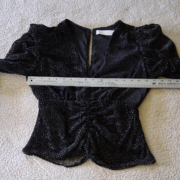 Astr Black Textured Puff Sleeve Blouse - Picture 6 of 9